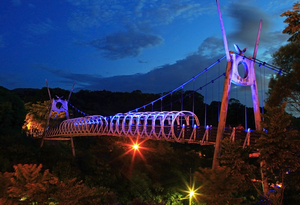 基隆市暖暖區-運動公園吊橋夜景