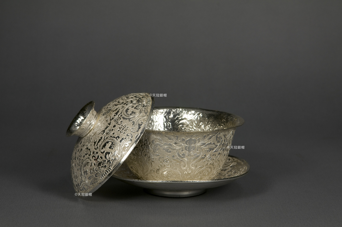 銀鏨花紋蓋碗盤